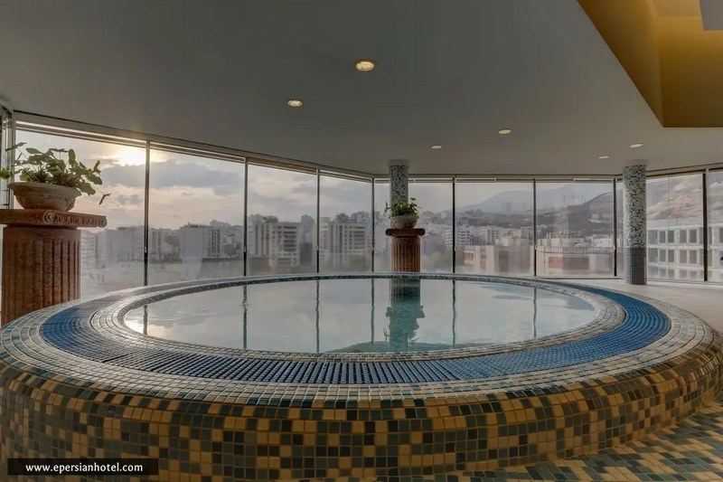 جکوزی هتل پارسیان آزادی تهران 